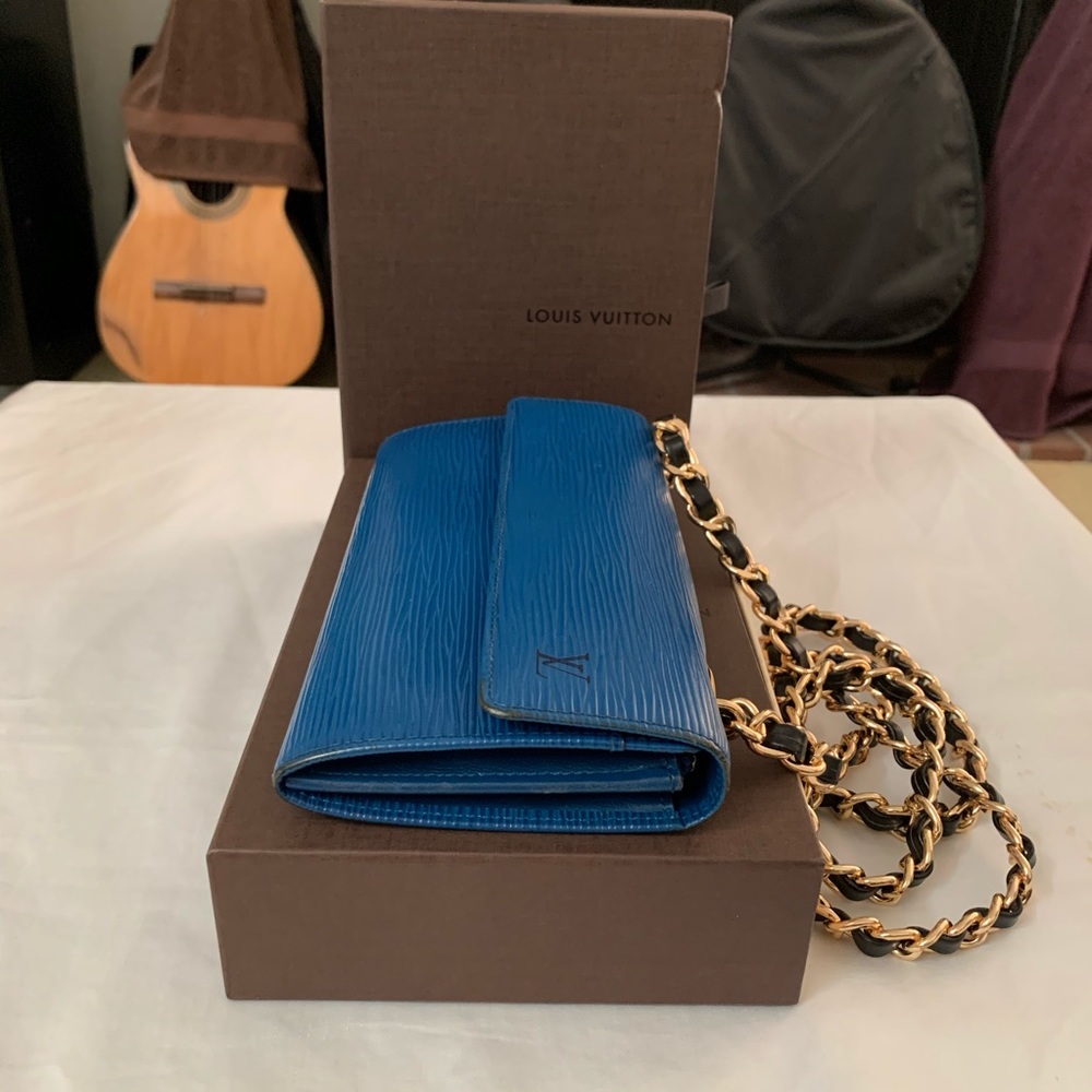 LOUIS VUITTON Credit Blue Bifold Epi Sarah Wallet - Picture 4 of 12
